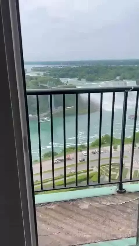 American Fallsview Corner Suite (#2257) view picture #1