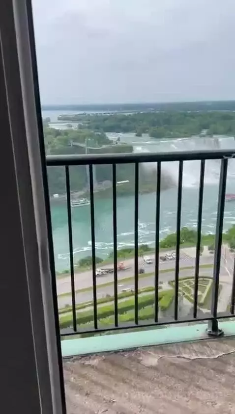 American Fallsview Corner Suite (#2257) view picture #2