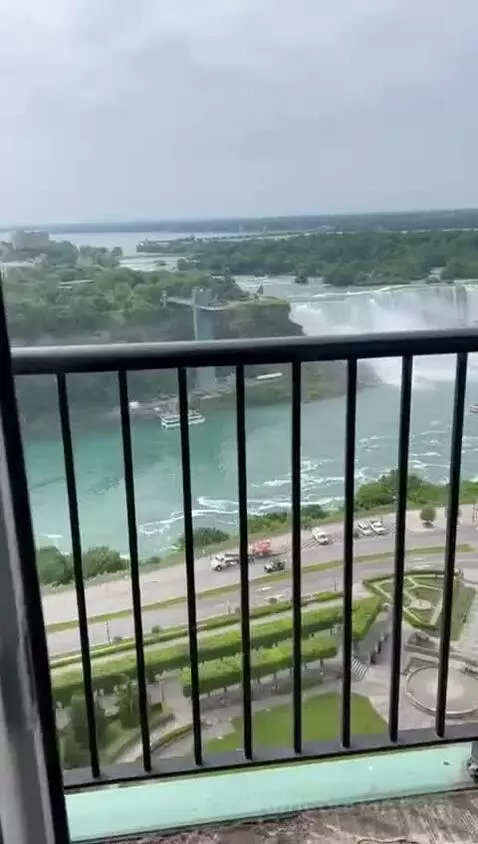 American Fallsview Corner Suite (#2257) view picture #6