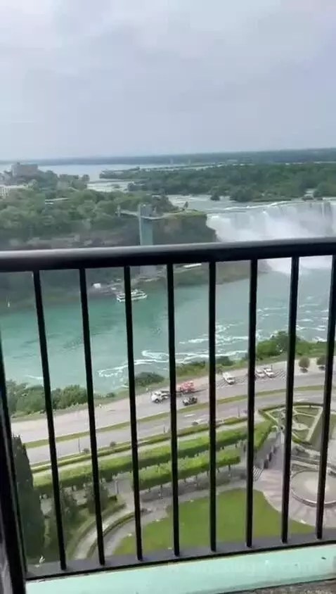 American Fallsview Corner Suite (#2257) view picture #7