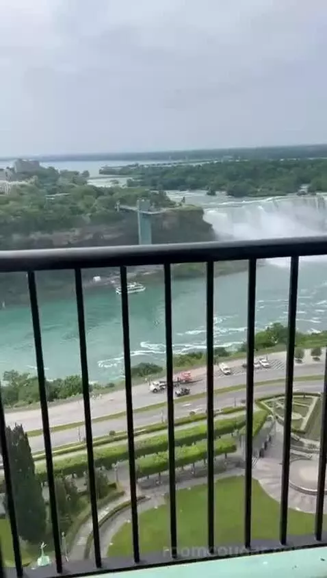 American Fallsview Corner Suite (#2257) view picture #8
