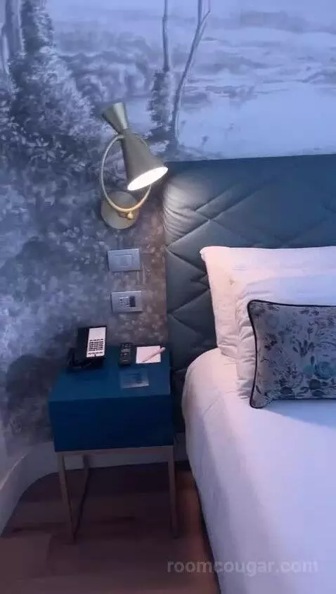 Suite Fori Imperiali bed picture #2