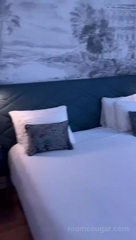Suite Fori Imperiali bed picture #5