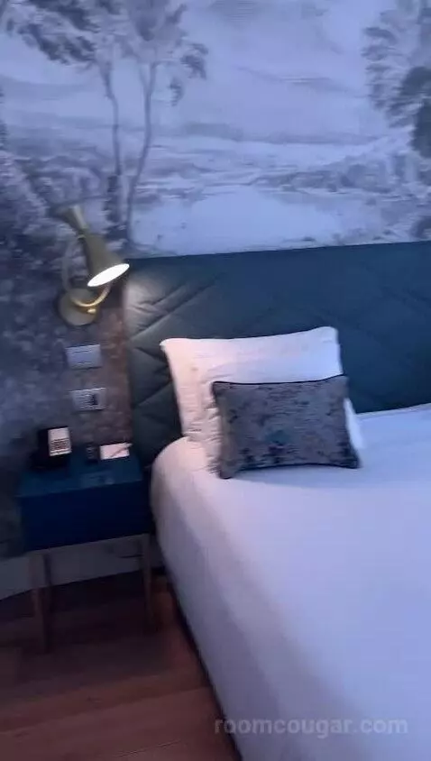 Suite Fori Imperiali bed picture #8