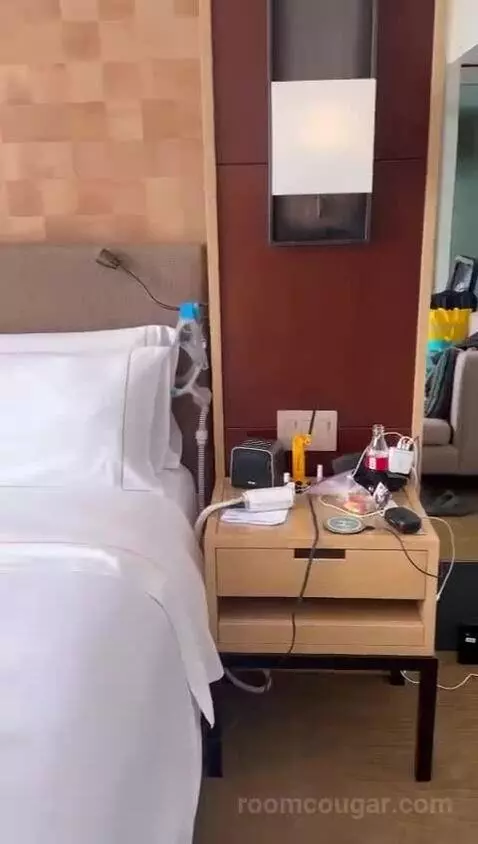 Grand Deluxe, Guest Room, 1 King, Mid Floor bed picture #4