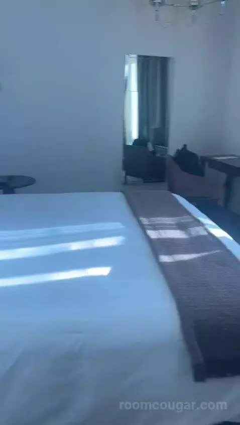 Junior Suite bed picture #3