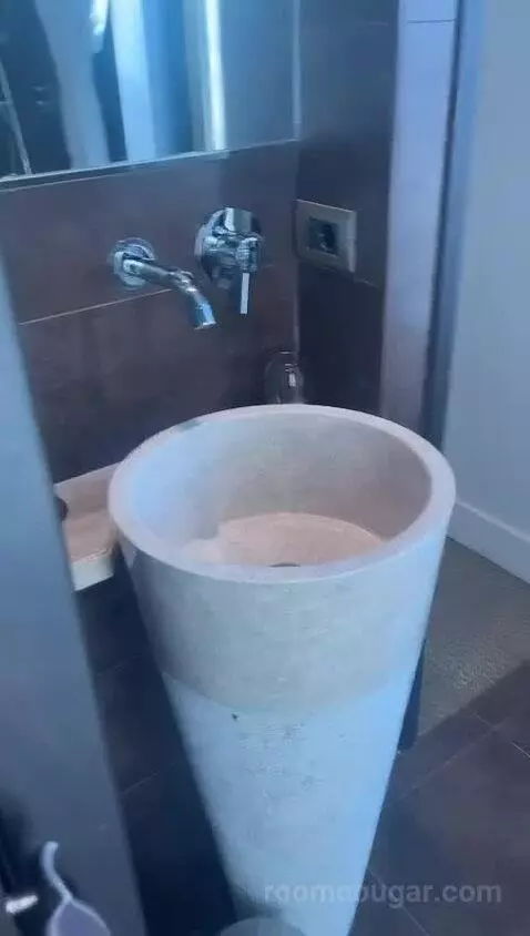 Junior Suite bathroom picture #5