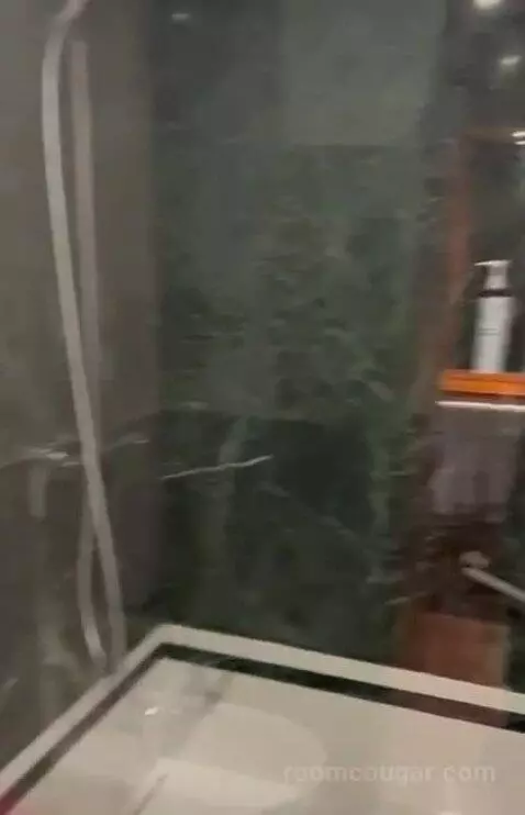 Standard Queen Room bathroom picture #4