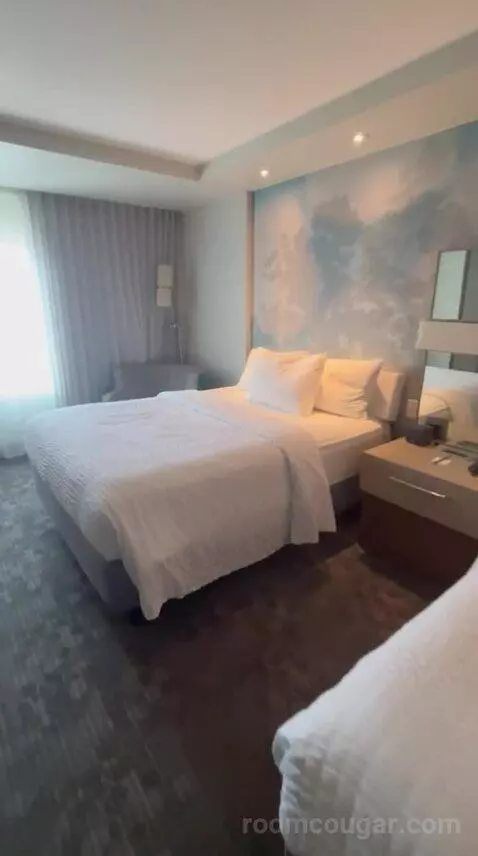 Queen Room with Two Queen Beds - Hearing Accessible bed picture #3