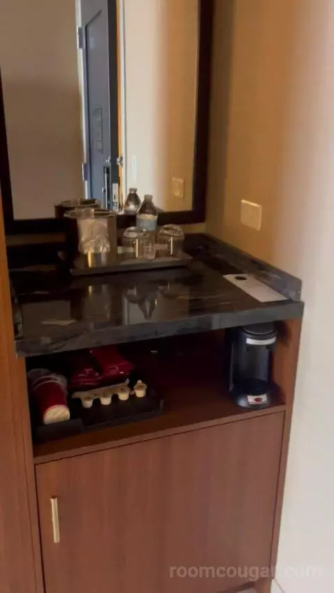 King Room with M Club Access picture #8