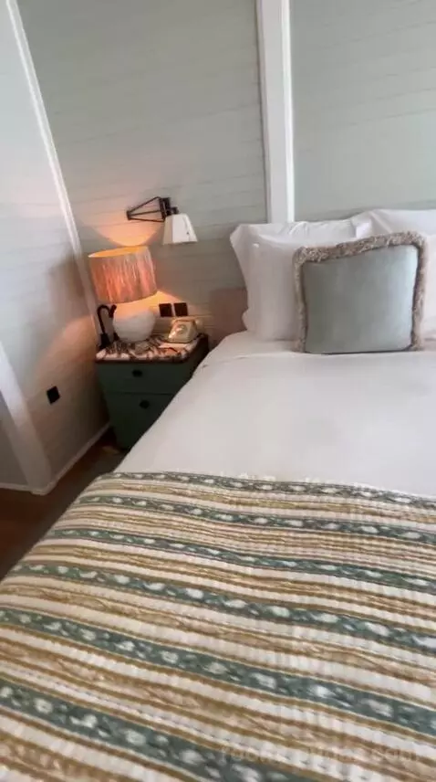 King Sea View bed picture #4
