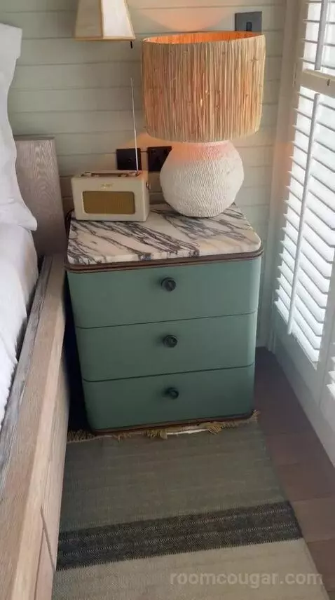 King Sea View bed picture #5