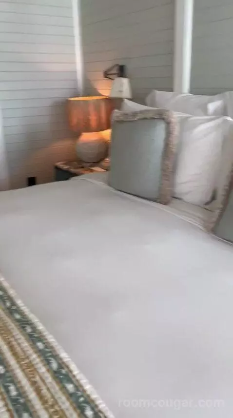 King Sea View bed picture #7