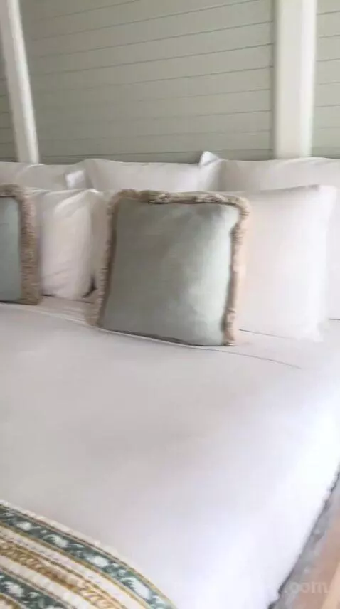 King Sea View bed picture #8
