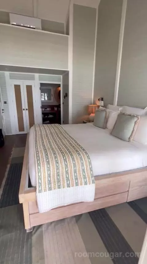King Sea View bed picture #10