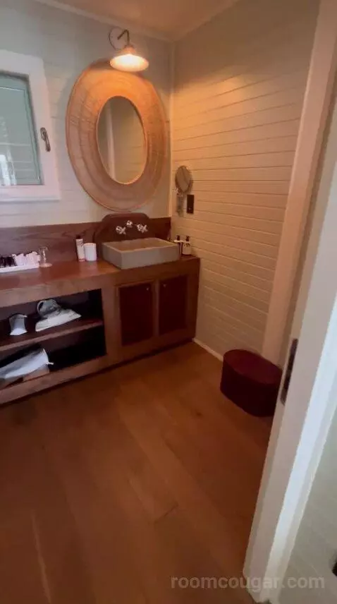 King Sea View bathroom picture #3