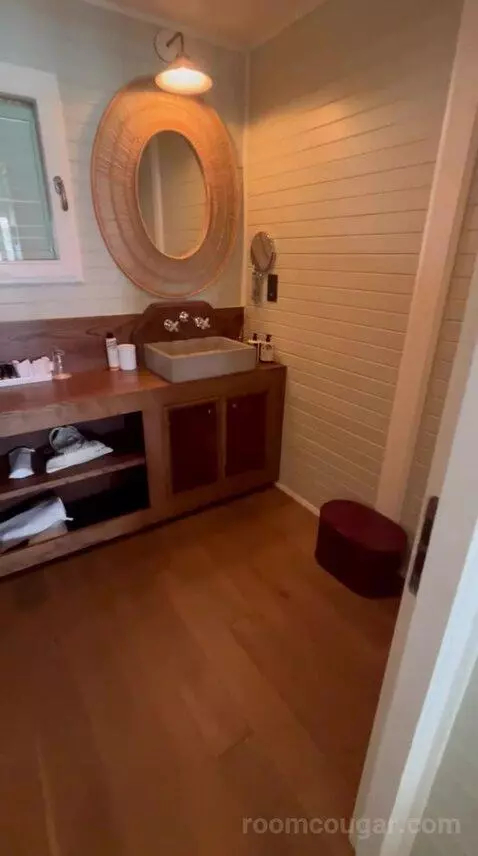 King Sea View bathroom picture #4