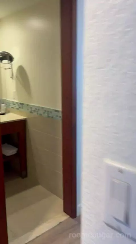 Guest Room, 2 Double, Partial Ocean View (#601) bathroom picture #1