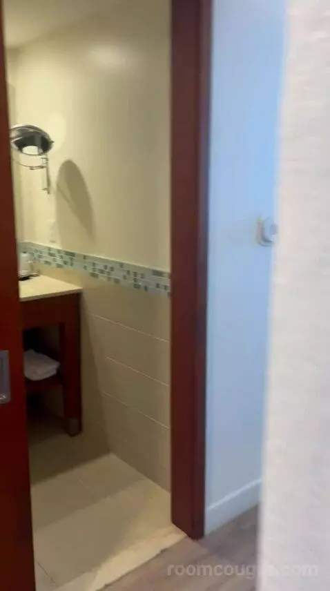 Guest Room, 2 Double, Partial Ocean View (#601) bathroom picture #2