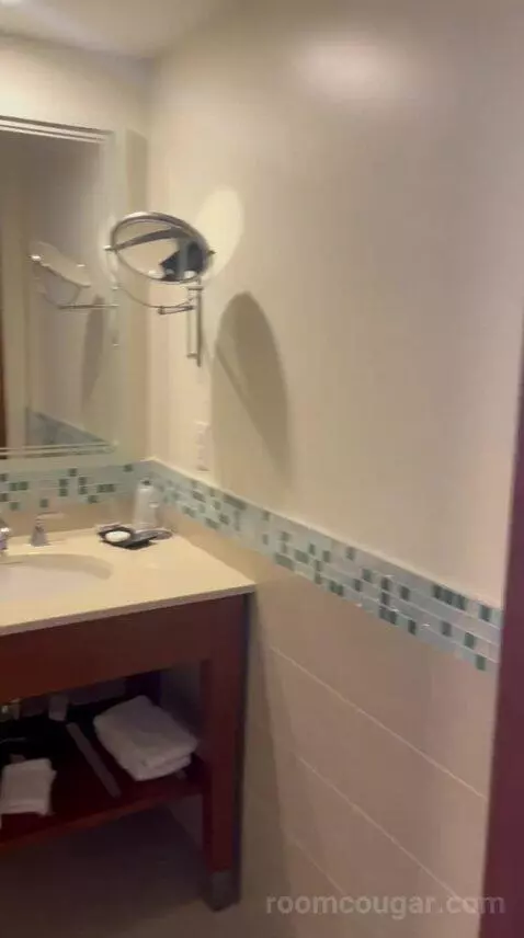 Guest Room, 2 Double, Partial Ocean View (#601) bathroom picture #4