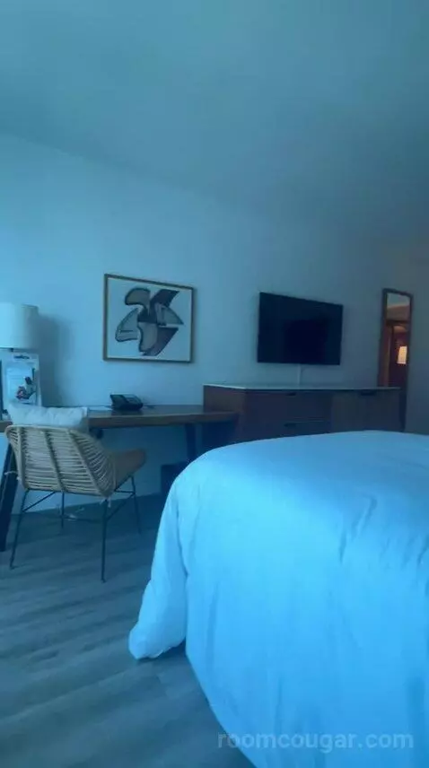 Guest Room, 2 Double, Partial Ocean View (#601) bed picture #5
