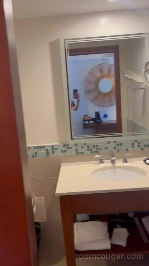 Guest Room, 2 Double, Partial Ocean View (#601) bathroom picture #5