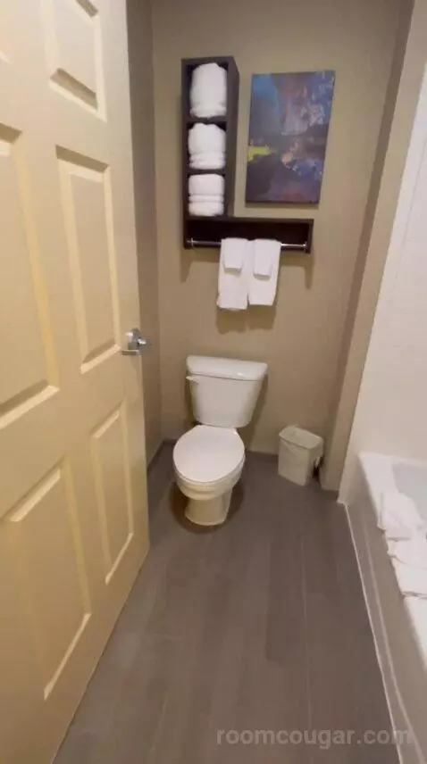 Standard (#127) bathroom picture #10