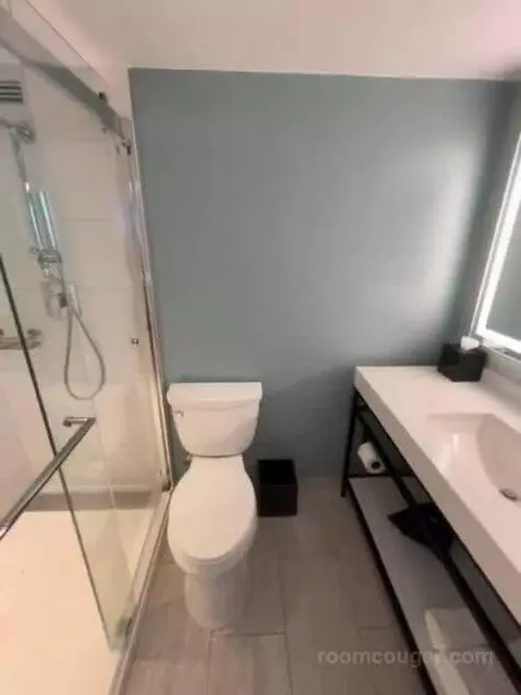 Queen Room with Two Queen Beds and Pool View bathroom picture #7
