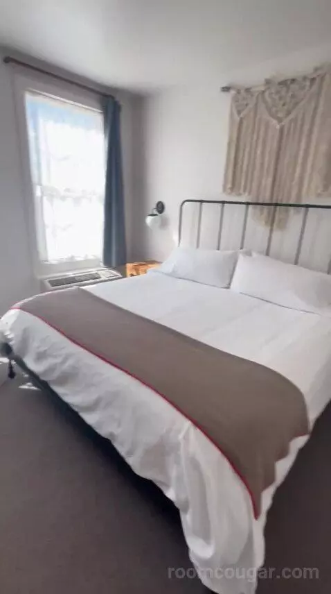 Standard (#321) bed picture #7