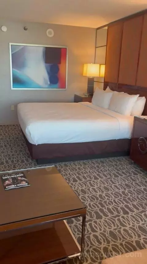 Executive King Suite + Grand Queen Room (#21-329) bed picture #10