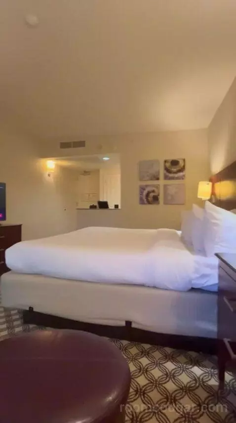 King Room - Concierge Level (#1511) bed picture #8