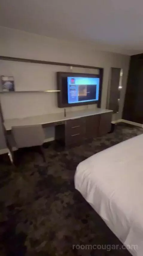 King Room (#1407) bed picture #7