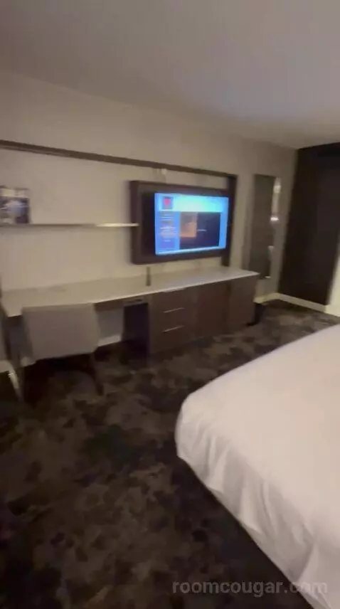 King Room (#1407) bed picture #8