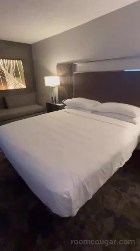 King Room (#1407) bed picture #10