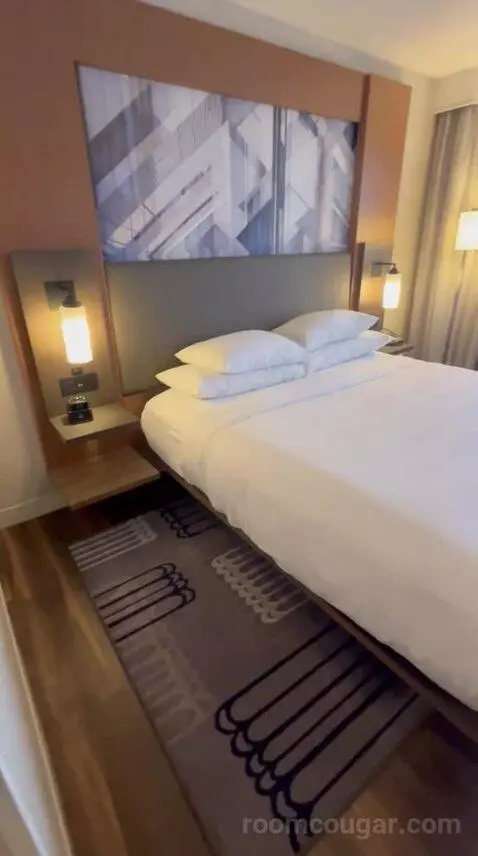 King Room (#1221) bed picture #4