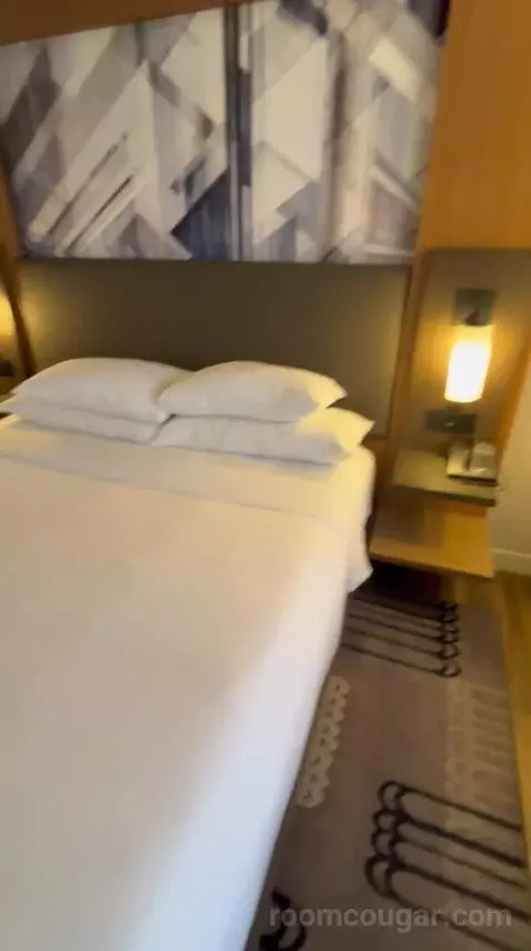 King Room (#1221) bed picture #8