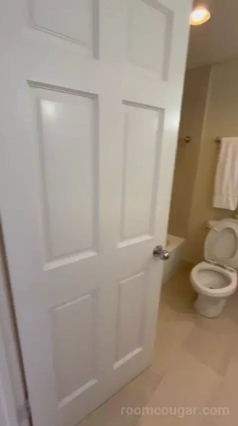 Standard (#206) bathroom picture #4