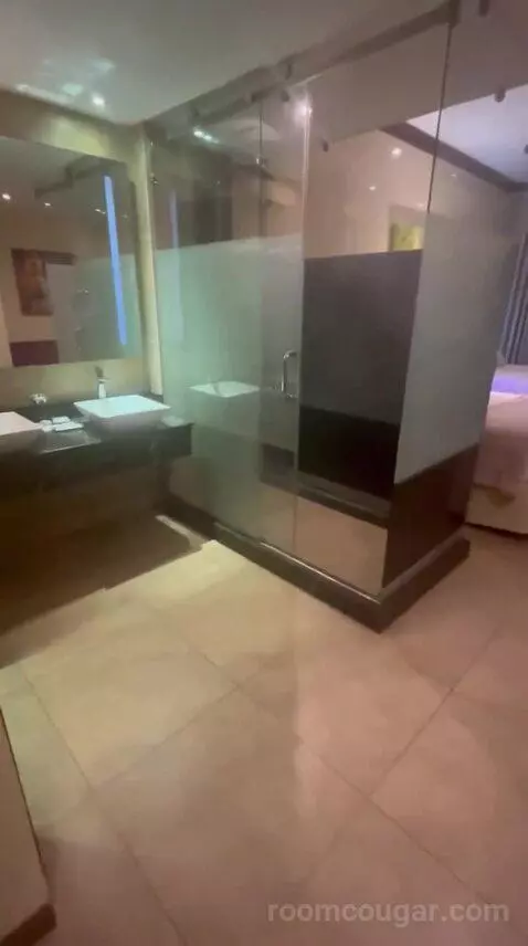 Queen Room with Two Queen Beds (#415) bathroom picture #4
