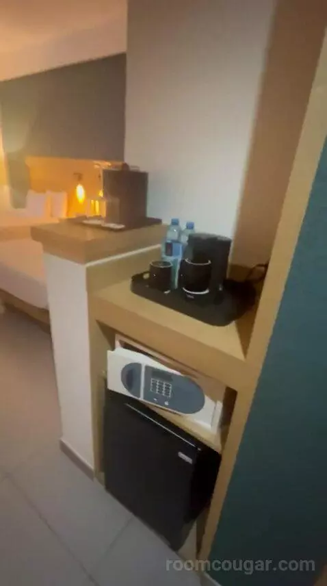 Standard Room with Two Double Beds and Airport Transfer (#310) bed picture #4