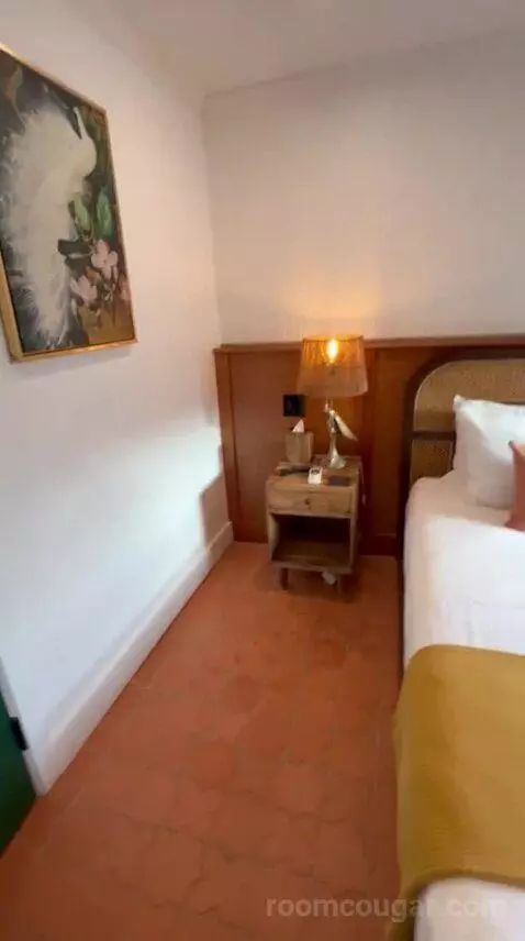 Standard Single Room (#321) bed picture #1