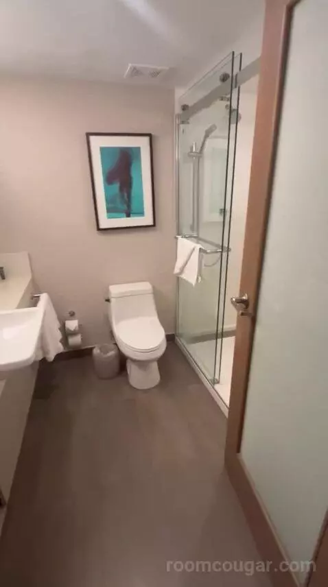 Quality Room, 2 Queen Beds (#1023) bathroom picture #2