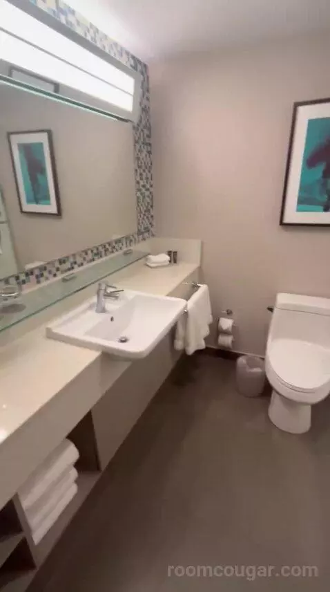 Quality Room, 2 Queen Beds (#1023) bathroom picture #7