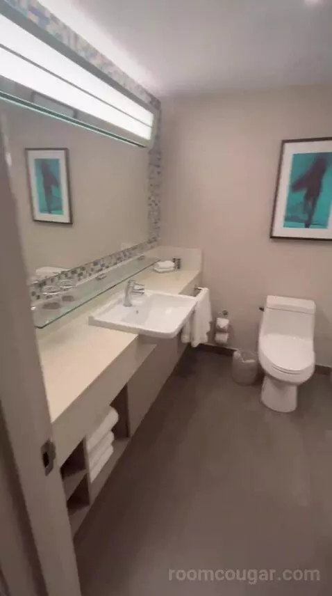 Quality Room, 2 Queen Beds (#1023) bathroom picture #10