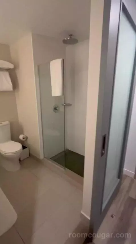 Queen Studio Apartment with Ocean View (#215) bathroom picture #8