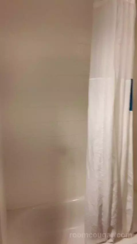 King Room bathroom picture #2