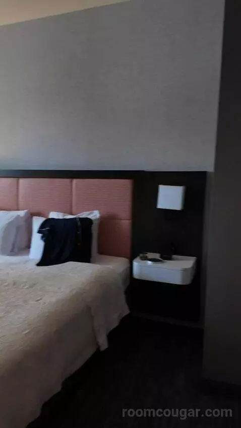King Room bed picture #1