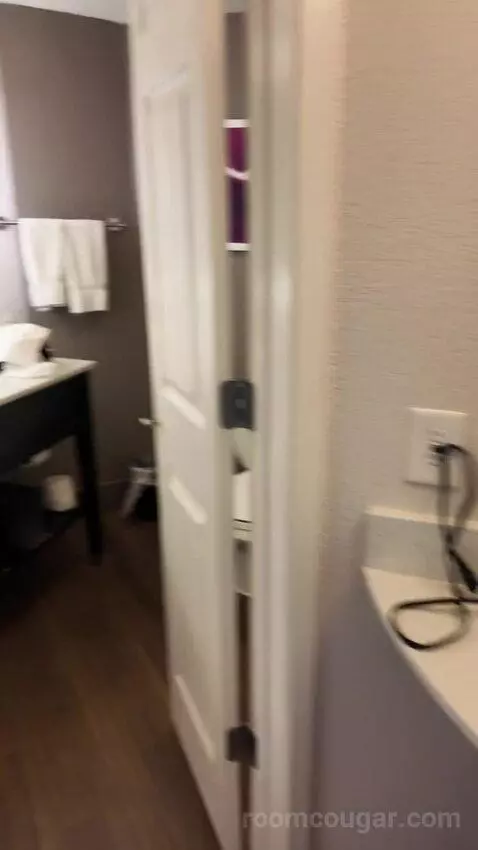 2 Double Beds bathroom picture #6