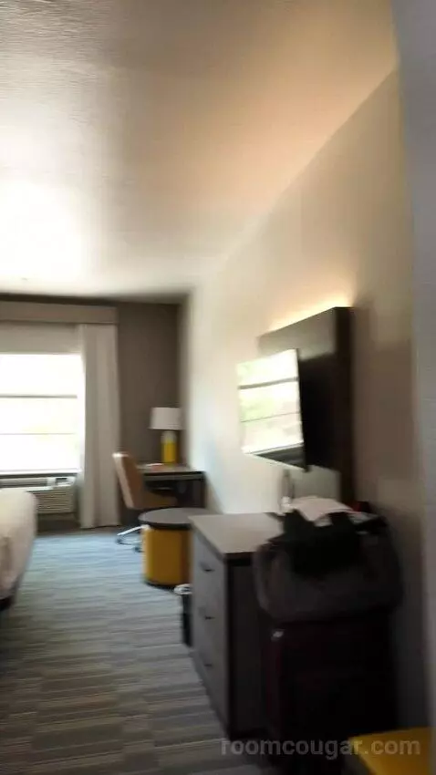 Queen Suite with Two Queen Beds - Disability Access bed picture #5