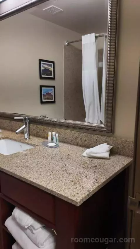 2 Doubles Room bathroom picture #5