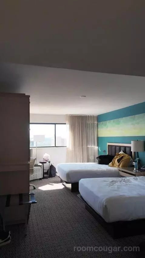 Grand Deluxe Double Queen Bed bed picture #1